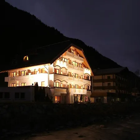 Fatlar Hotel